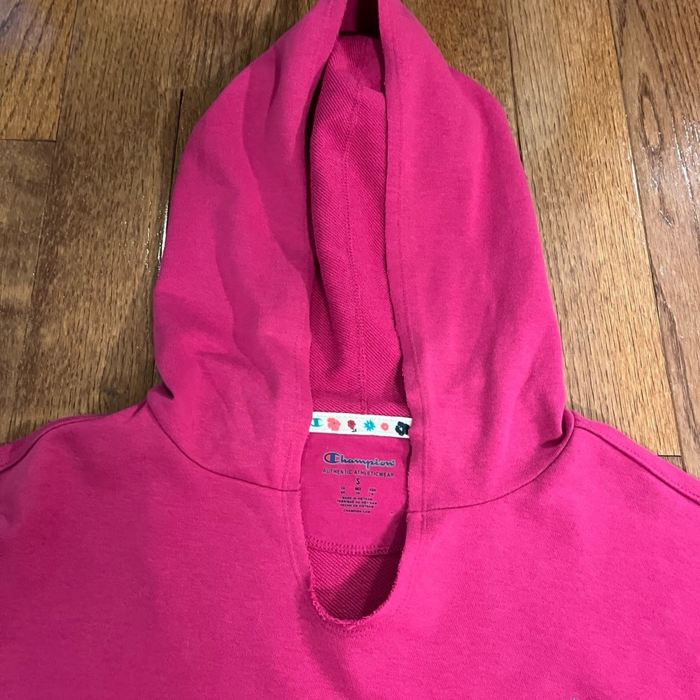 Champion Campus Fuchsia Cropped Hoodie with Floral Embroidered Logo size S - Picture 6 of 9